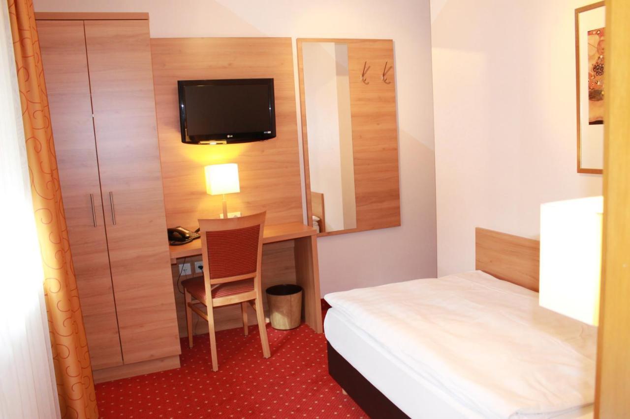 Hotel Huebler Φραγκφούρτη Εξωτερικό φωτογραφία